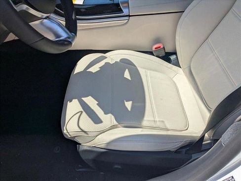 New 2025 Mercedes-Benz C 300 Sedan image 4