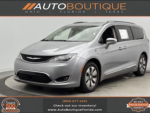 Used 2018 Chrysler Pacifica Limited w/ Advanced Safetytec Group FWD image 1