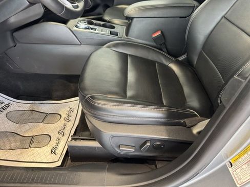 Used 2024 Ford Escape Platinum image 8
