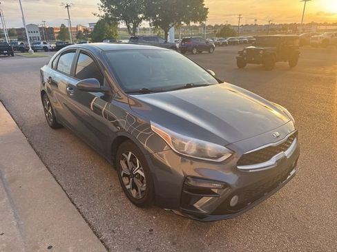 Used 2021 Kia Forte LXS FWD image 2