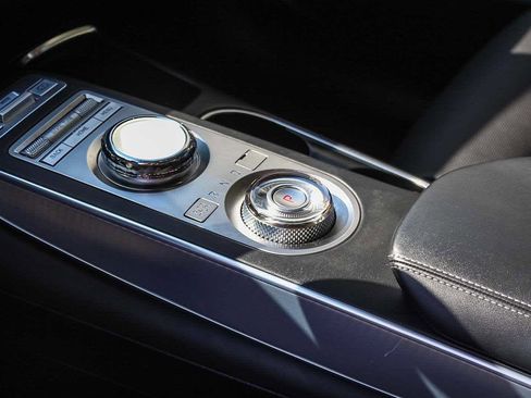 Used 2023 Genesis GV70 2.5T w/ Select Package image 19