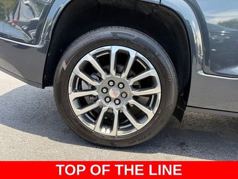 Used 2022 GMC Acadia Denali w/ Denali Ultimate Package FWD image 7