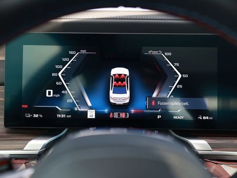 Used 2025 BMW i7 M70 w/ Executive Package image 19