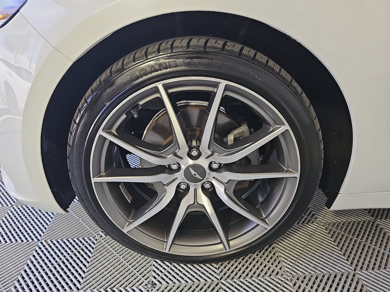 Used 2023 Genesis G70 2.0T AWD/4WD image 10