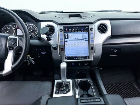 Used 2016 Toyota Tundra SR5 image 8