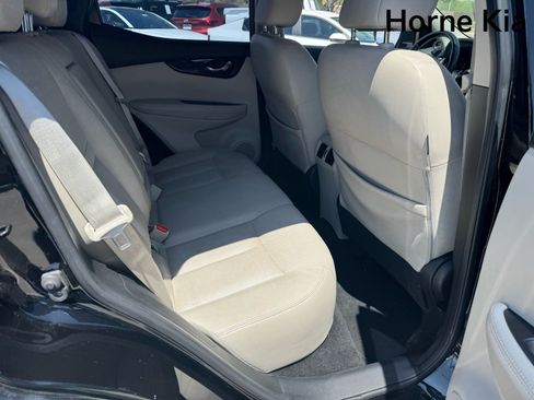 Used 2017 Nissan Rogue Sport SL FWD image 30