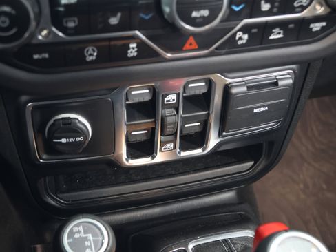 Used 2024 Jeep Wrangler Sahara w/ Technology Group image 26