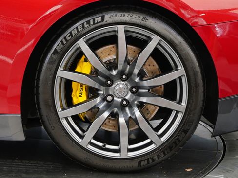 Used 2015 Nissan GT-R Premium AWD/4WD image 11