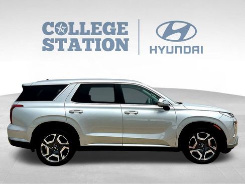 Used 2024 Hyundai Palisade SEL FWD image 11