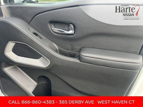 Certified 2025 Nissan Frontier SV image 15