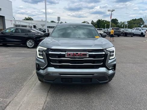 Used 2026 GMC Terrain Elevation w/ Elevation Premium Package AWD/4WD image 3