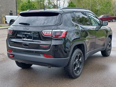 Used 2023 Jeep Compass Trailhawk w/ Trailhawk Convenience Group AWD/4WD image 4