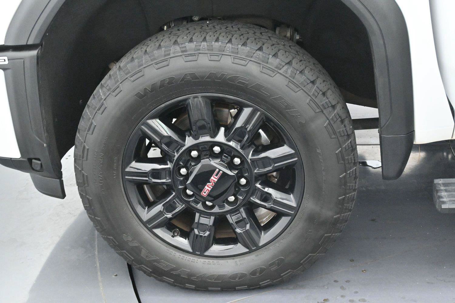Used 2024 GMC Sierra 2500 AT4 w/ AT4 Premium Plus Package AWD/4WD image 40