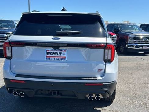 New 2026 Ford Explorer ST w/ Sun And Sound Package AWD/4WD image 4