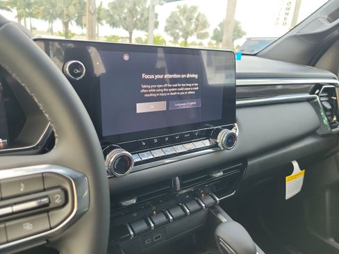 New 2026 GMC Canyon Elevation w/ Convenience Package image 12