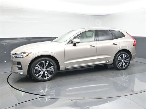 Used 2023 Volvo XC60 B5 Plus w/ Protection Package image 4