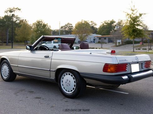 Used 1987 Mercedes-Benz 560 SL image 6