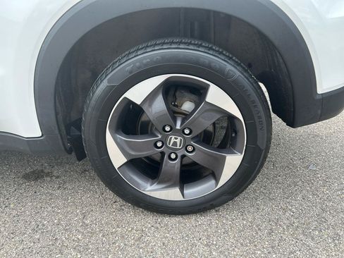 Used 2018 Honda HR-V EX image 28