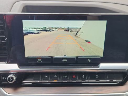 Used 2022 GMC Sierra 1500 SLT AWD/4WD image 6