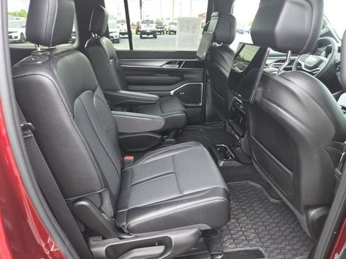 Used 2024 Jeep Wagoneer Series II w/ Convenience Group I image 19