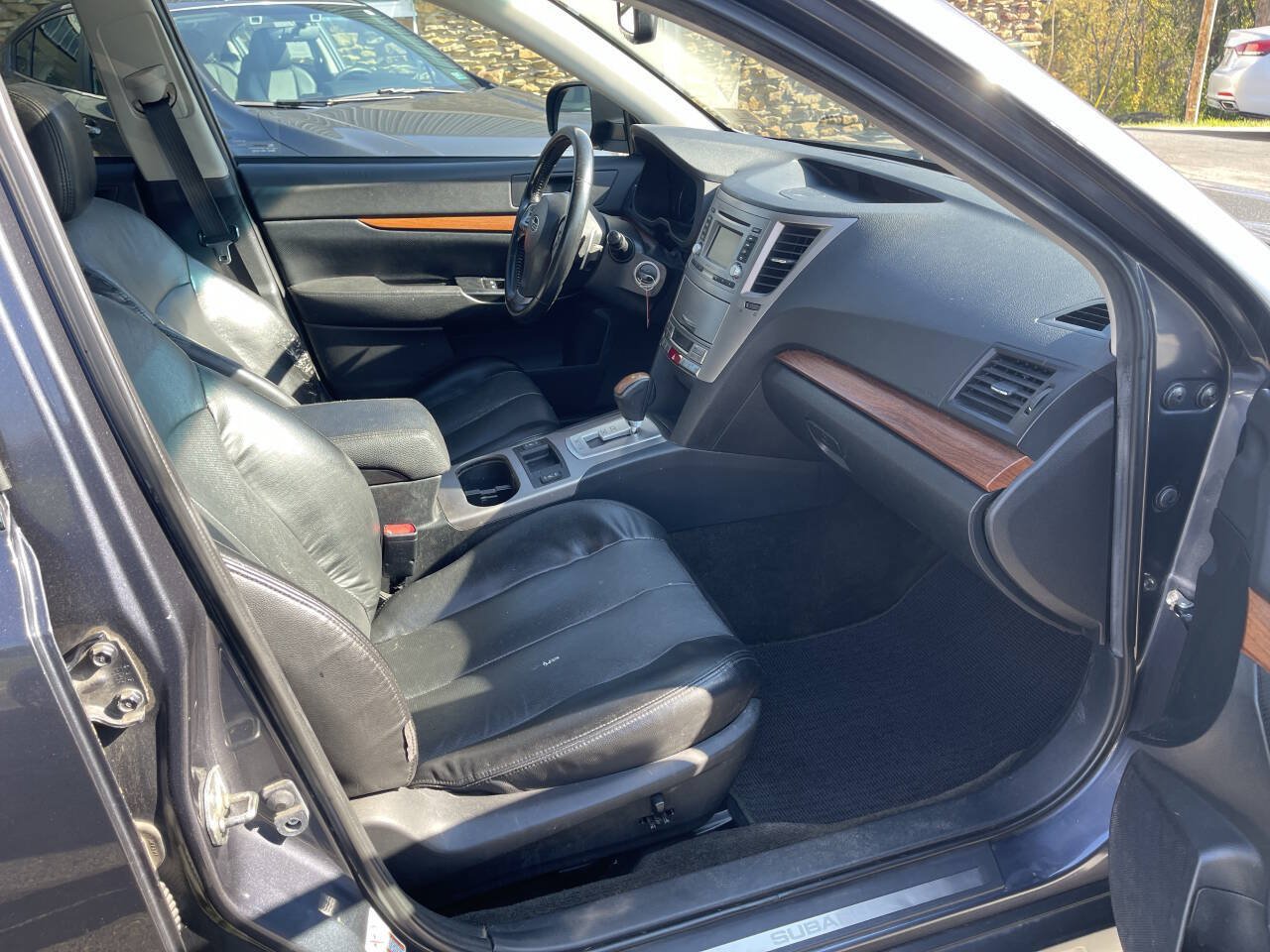 Used 2014 Subaru Outback 2.5i Limited w/ Moonroof Package AWD/4WD image 9