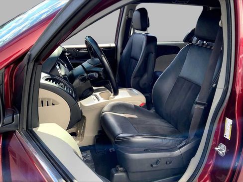 Used 2019 Dodge Grand Caravan SXT FWD image 9