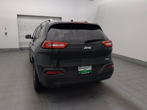 Used 2018 Jeep Cherokee Latitude Plus image 6