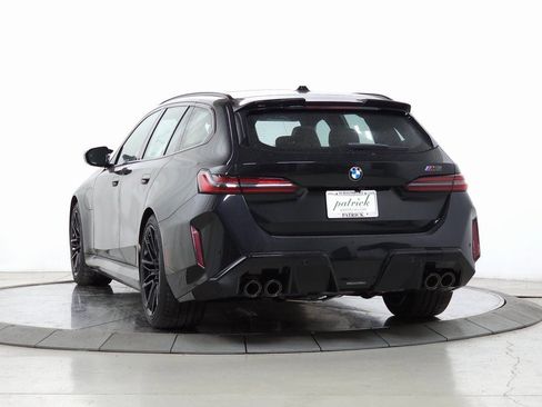 Used 2026 BMW M5 Touring AWD/4WD image 5