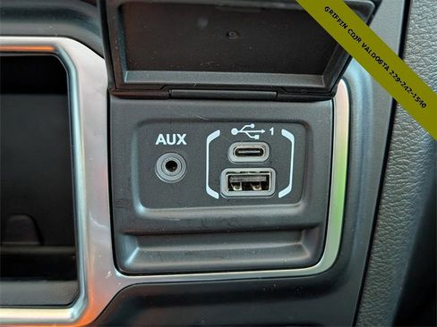 Used 2021 Jeep Wrangler Sport image 18