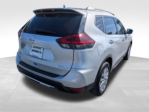 Used 2020 Nissan Rogue SV image 5