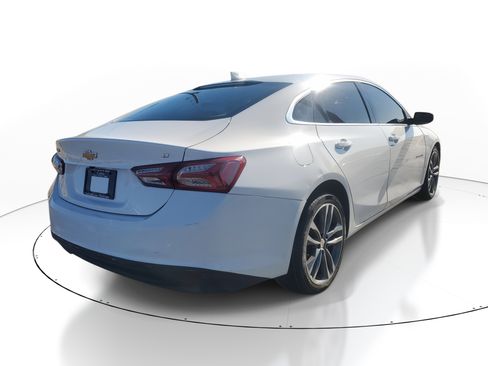 Used 2022 Chevrolet Malibu LT image 3