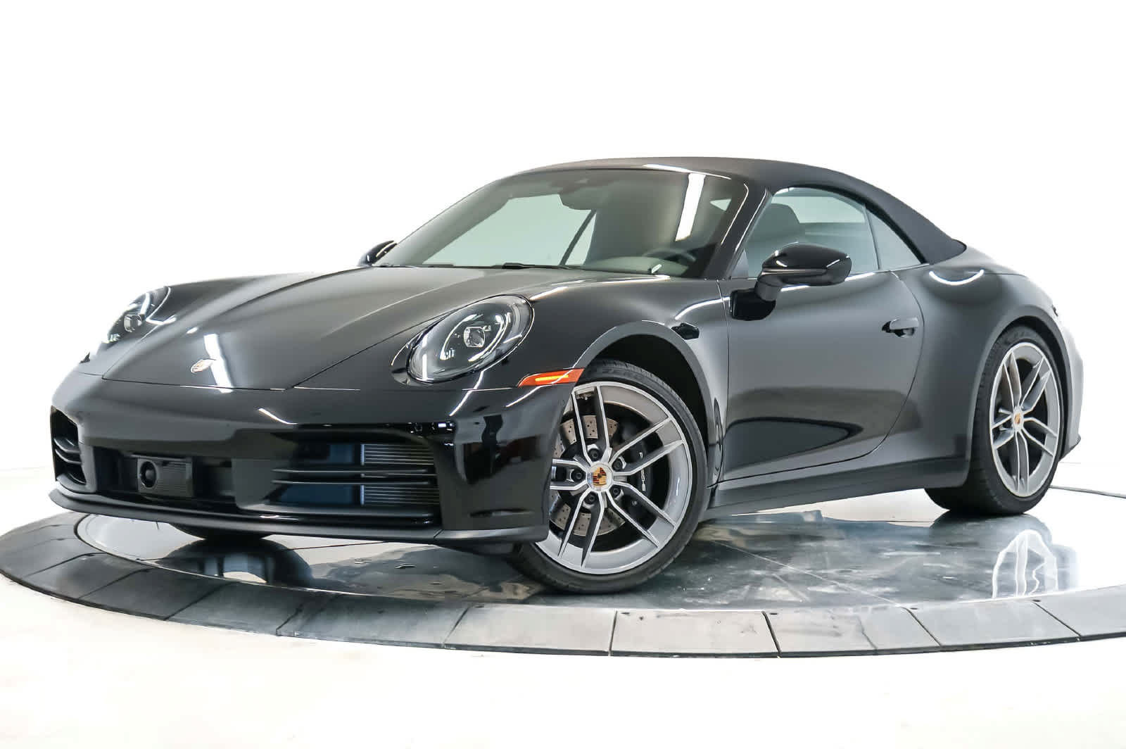 Certified 2025 Porsche 911 Carrera RWD image 1