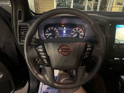 Used 2024 Nissan Frontier PRO-4X w/ Technology Package image 16
