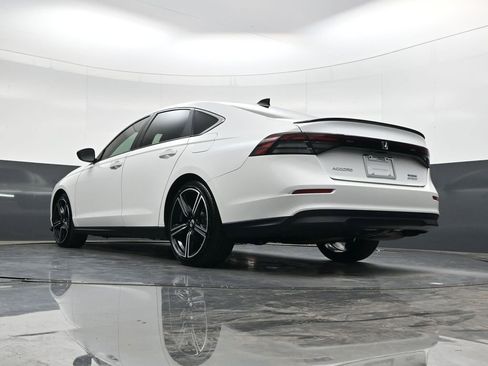 Used 2025 Honda Accord Sport image 32