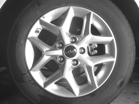 Used 2025 Kia Soul LX w/ LX Technology Package FWD image 14