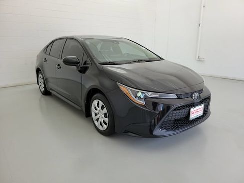 Used 2022 Toyota Corolla LE FWD image 4
