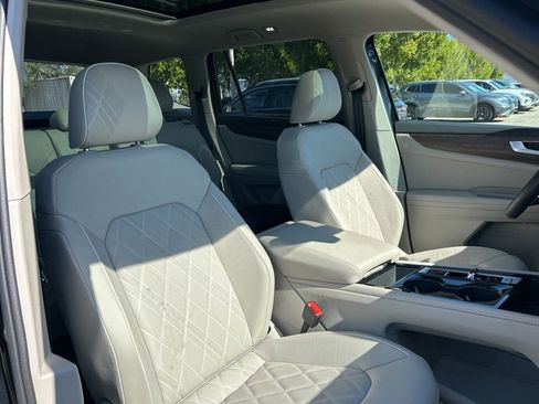 Used 2025 Volkswagen Atlas SEL Premium R-Line image 47