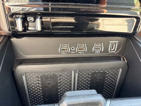Used 2026 RAM 1500 Laramie AWD/4WD image 11