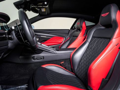 Used 2024 Aston Martin DB12 Coupe RWD image 20