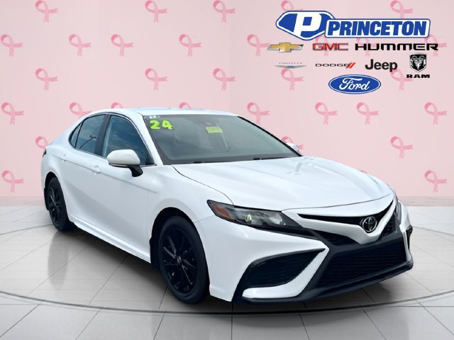 Used 2024 Toyota Camry SE FWD image 1