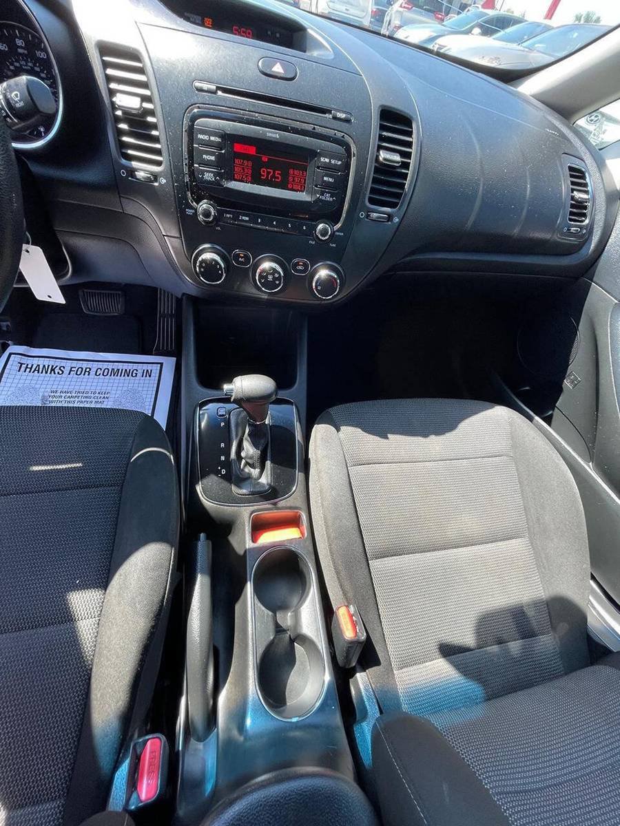 Used 2018 Kia Forte LX FWD image 3