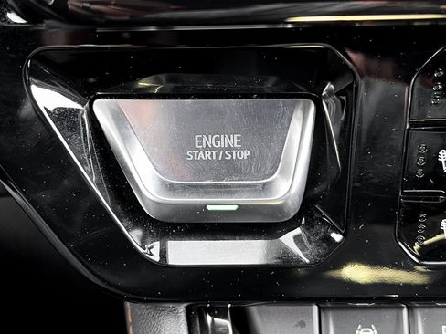 Used 2025 GMC Sierra 1500 AT4 w/ AT4 Premium Package image 10