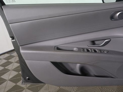 Used 2024 Hyundai Elantra SEL FWD image 18