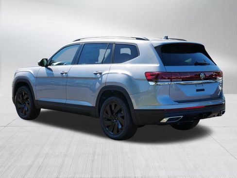 New 2026 Volkswagen Atlas SE image 3