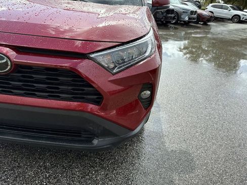 Used 2021 Toyota RAV4 XLE Premium image 9