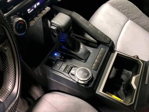 Used 2024 Toyota Tacoma SR5 AWD/4WD image 17