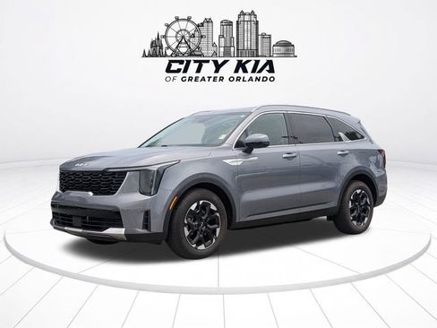 Certified 2024 Kia Sorento S FWD image 2