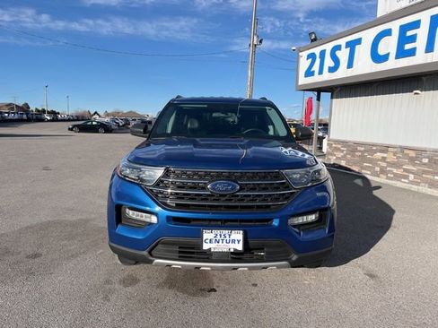 Used 2022 Ford Explorer XLT w/ Equipment Group 202A AWD/4WD image 2