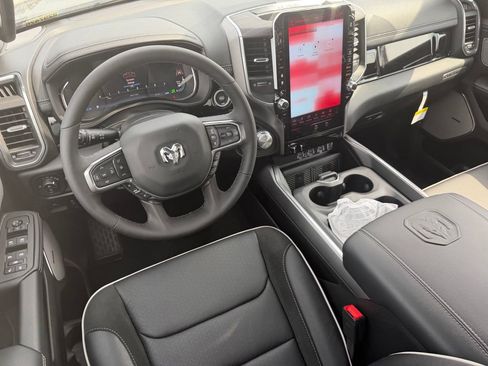 New 2026 RAM 1500 Laramie AWD/4WD image 11