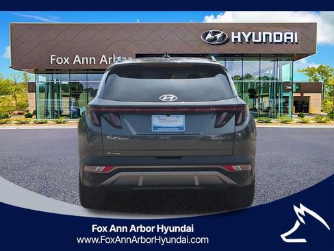 Certified 2024 Hyundai Tucson Limited AWD/4WD image 4